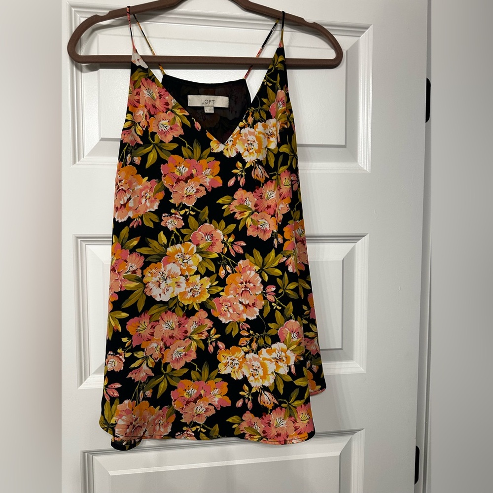 LOFT Floral Camisole Tops SET OF 2. EUC SIZE MED